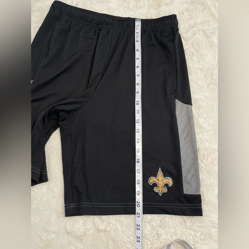 NFL team apparel New Orleans Saints size large black & gray